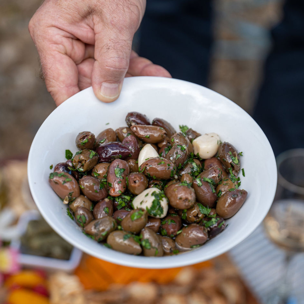 Pitted Kalamata Olives / Herbs & Garlic